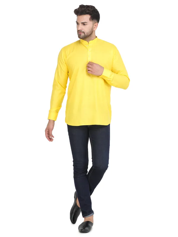 Yellow_Casual_Cotton_Short_Kurta_For_Men