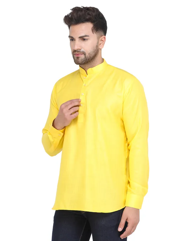 Yellow_Casual_Cotton_Short_Kurta_For_Men