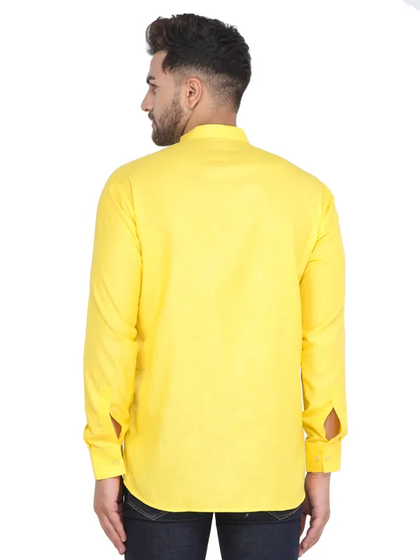 Yellow_Casual_Cotton_Short_Kurta_For_Men