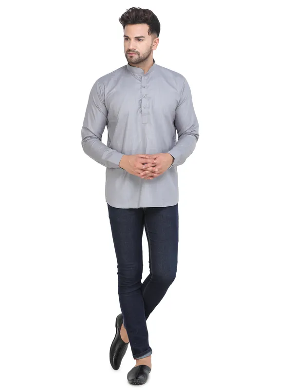 Grey_Casual_Cotton_Short_Kurta_For_Men