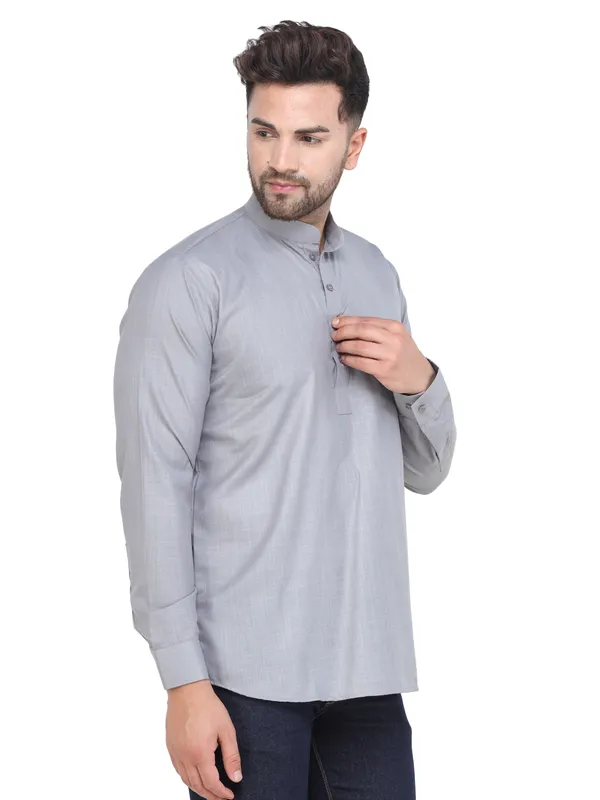 Grey_Casual_Cotton_Short_Kurta_For_Men