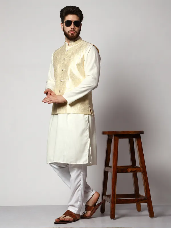 Cream_Cotton_Kurta_With_Pyjama_And_Jacket_Set_For_Men