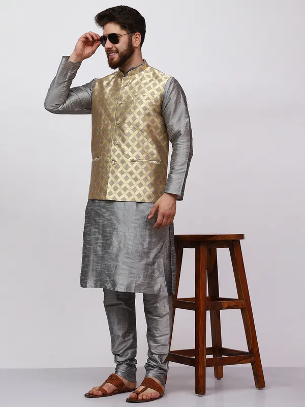 Silver_Banarasi_Dupion_Kurta_With_Box_Jacket_Set_For_Men
