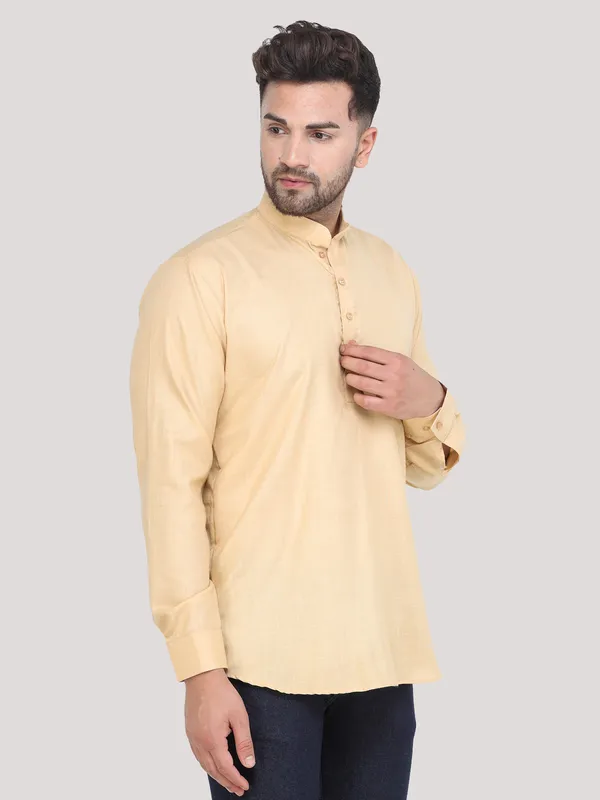 Gold_Casual_Cotton_Short_Kurta_For_Men