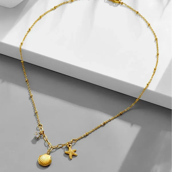 Charms_Style_Sea_Shell_&_Starfish_Pendant_Chain_with_Zircon_|_PVD_Gold_Plated_Stainless_Steel_|_Blackbox_Jewelleries