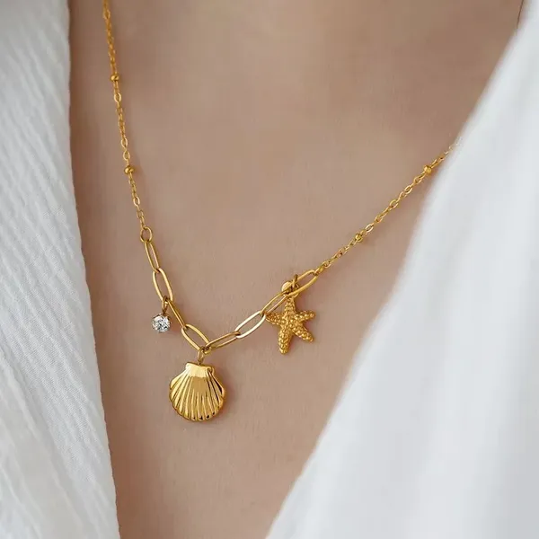 Charms_Style_Sea_Shell_&_Starfish_Pendant_Chain_with_Zircon_|_PVD_Gold_Plated_Stainless_Steel_|_Blackbox_Jewelleries