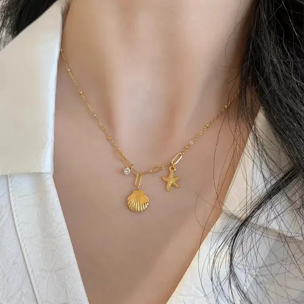 Charms_Style_Sea_Shell_&_Starfish_Pendant_Chain_with_Zircon_|_PVD_Gold_Plated_Stainless_Steel_|_Blackbox_Jewelleries