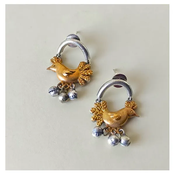 Silver_Look_Alike_Hanging_Bird_Design_Dual_Tone_Stud_for_Women_&_Girls