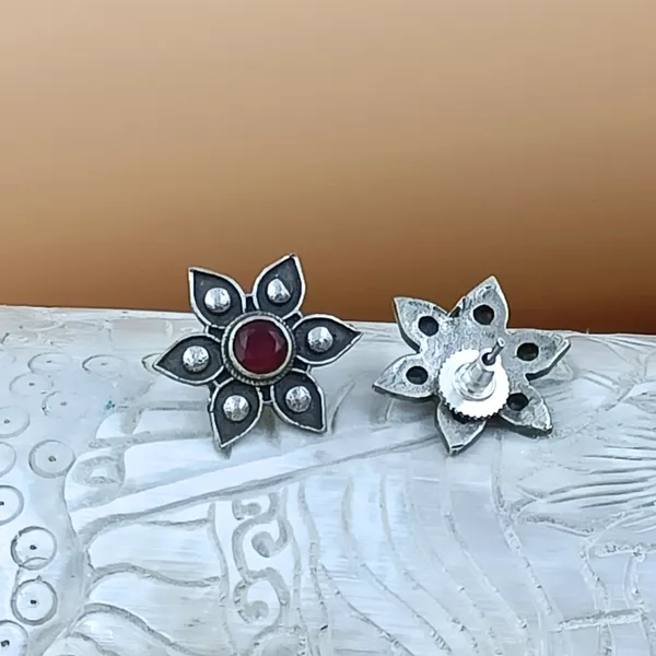 Red_Floral_Shape_Antique_Silver_Look_Alike_Oxidized_Stud_Studded_With_Red_Glass_Stone_For_Women_&_Girls