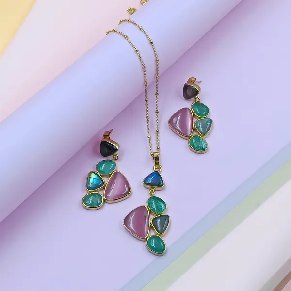 Pink_&_Green_Natural_Stone_Pendant_Set_With_High_Quality_Gold_Plating_For_Women,_Girl