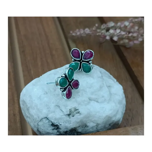 Simple_Floral_Petals_Design_Red_&_Green_Oxidised_Stud_For_Women