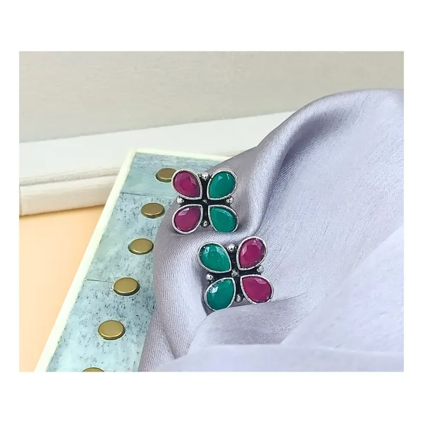 Simple_Floral_Petals_Design_Red_&_Green_Oxidised_Stud_For_Women