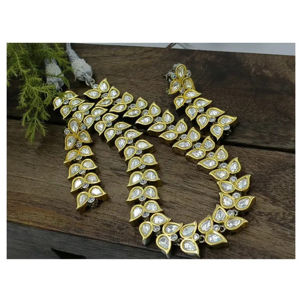 Silver_&_Gold_Double_Leaf_Style_Polki_Kundan_Chocker_Necklace_Set_For_Women,_Girls_For_All_Kind_Of_Traditional_&_Wedding_Attire