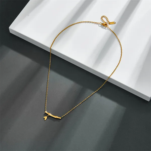 Beautiful_Bamboo_shape_stainless_steel_pendant_necklace_For_Women_&_Girls,_Stylish_Fashionable_Western_Jewellery