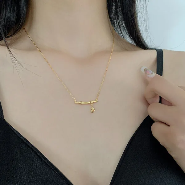 Beautiful_Bamboo_shape_stainless_steel_pendant_necklace_For_Women_&_Girls,_Stylish_Fashionable_Western_Jewellery