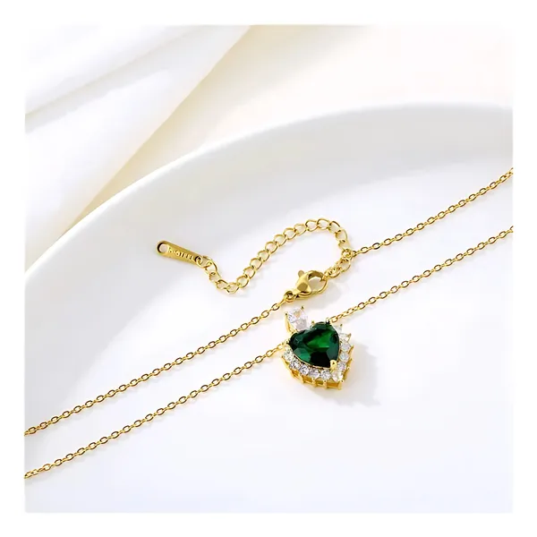 Heart_shape_High_Grade_Green_&_White_Zircon_Pendant_Chain_For_Girls_&_Women,_Fashionable_Stylish_western_jewellery