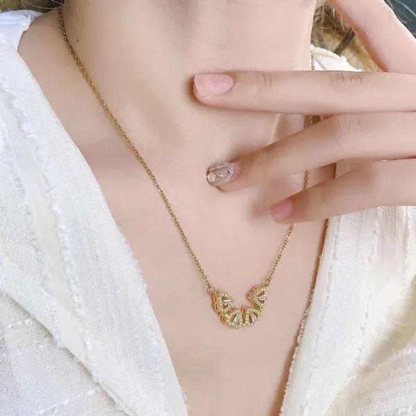 Magnetic_Four-Leaf_Clover_Heart_Necklace_|_2-in-1_Stainless_Steel_Gold_plated_Pendant_Chain_|_Women's_Trendy_&_Lucky_Charm_Jewelry