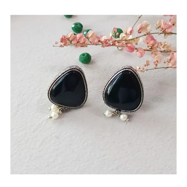 Black_Triangular_Shape_Simple_Design_Black_Synthetic_Stone_With_Pearl_Drop_Oxidized_Stud_For_Women_&_Girls