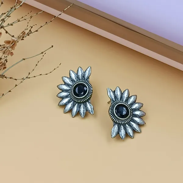 Black_Silver_Look_Alike_Half_Circle_Shape__Floral_Design_Stud_With_Black_Glass_Stone_For_Women_&_Girls