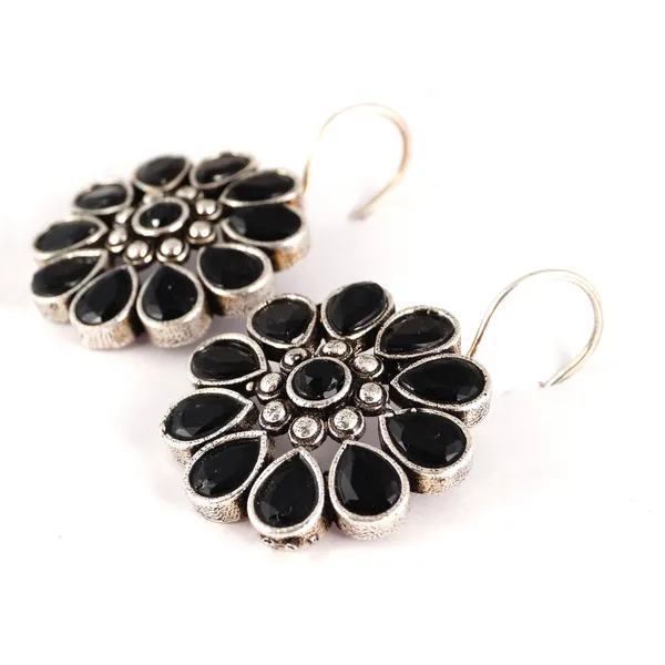 Black_Floral_Design_Oxidised_Necklace_Set_With_Earrings_&_Ring_Embossed_With_Black_Colour_Glass_Stone_For_Women_&_Girls