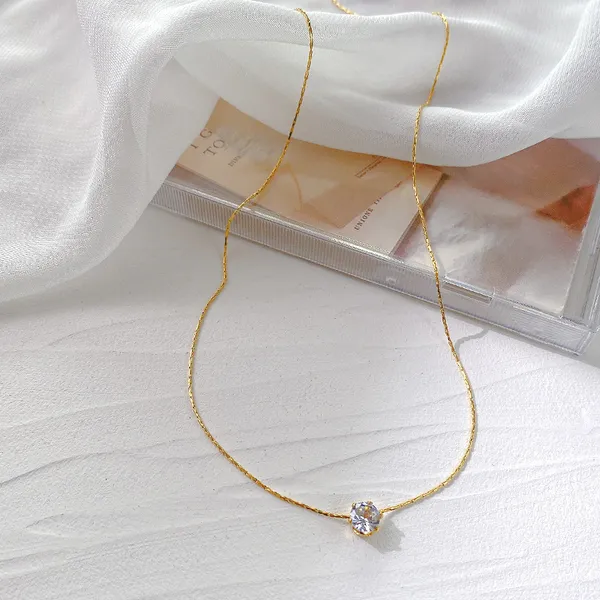 White_Six_Claws_Zircon_Stainless_Steel_Anti-Tarnish_Pendant_Necklace_–_Stylish_Western_Jewelry_for_Women_&_Girls