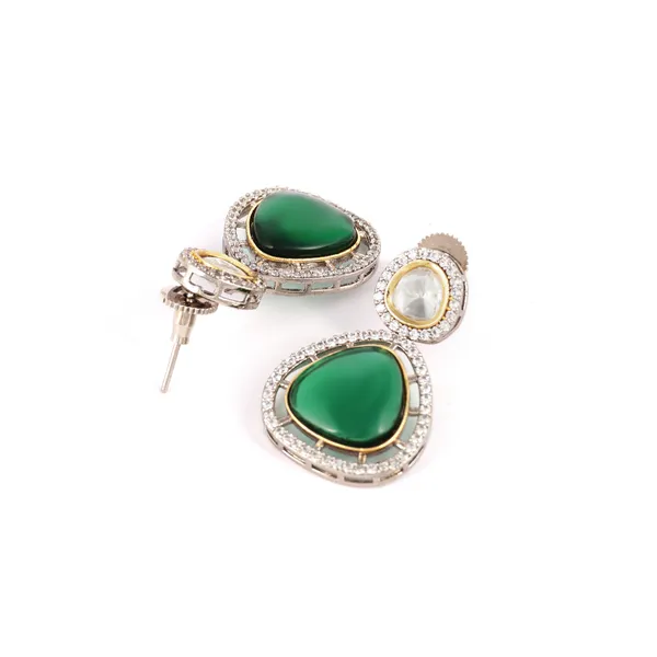 Marvelous_Green_colour_Kundan_Earing_for_Women_&_Girls,_Traditional_Stylish_earrings