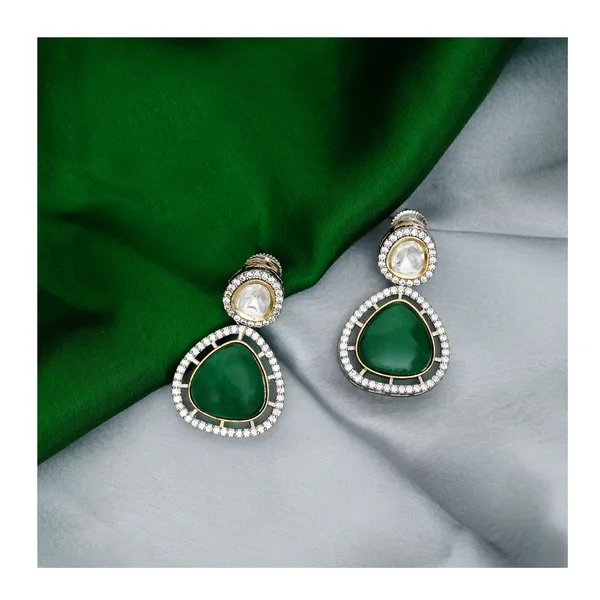 Marvelous_Green_colour_Kundan_Earing_for_Women_&_Girls,_Traditional_Stylish_earrings
