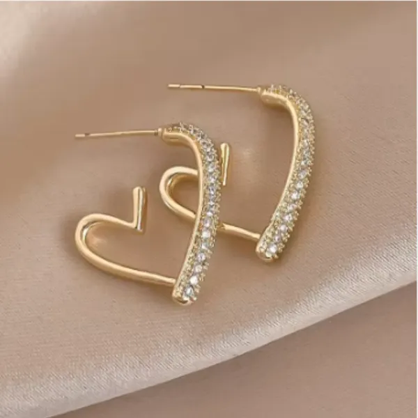 Large_Heart_Shape_Cubic_Zirconia_studded_C_Style_Designer_Korean_Earring,_Stylish_Fashionable_Western_earring