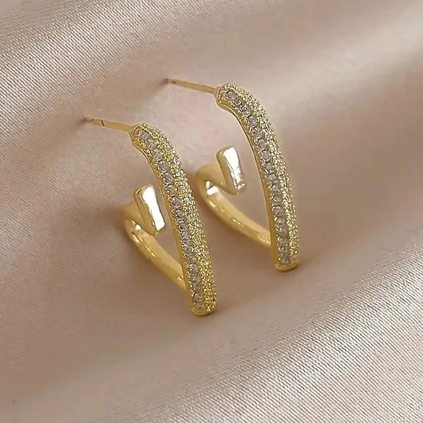 Large_Heart_Shape_Cubic_Zirconia_studded_C_Style_Designer_Korean_Earring,_Stylish_Fashionable_Western_earring