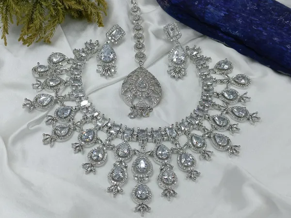 Silver_Gorgeous_American_Diamond_Necklace_For_Wedding_&_Parties