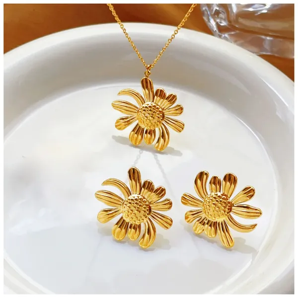 Gold_Plated_Stainless_Steel_Jewelry_Set_-_Necklace_&_Stud_Earrings