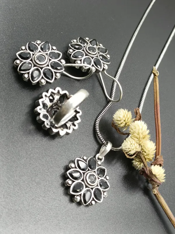Black_Floral_Design_Oxidised_Pendant_Set_Studded_With_Premium_Quality_Black_Glass_Stone_For_Girls_&_Women