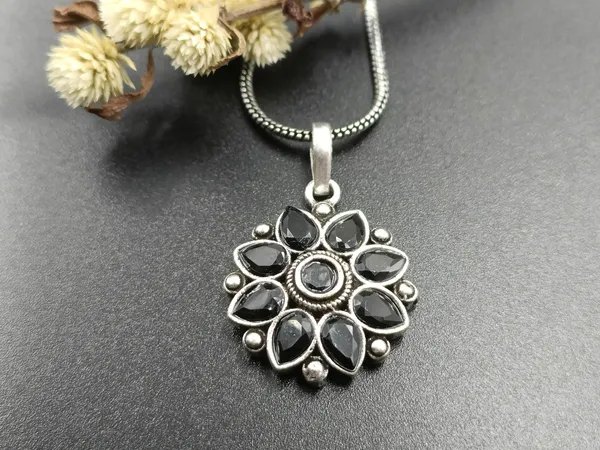 Black_Floral_Design_Oxidised_Pendant_Set_Studded_With_Premium_Quality_Black_Glass_Stone_For_Girls_&_Women