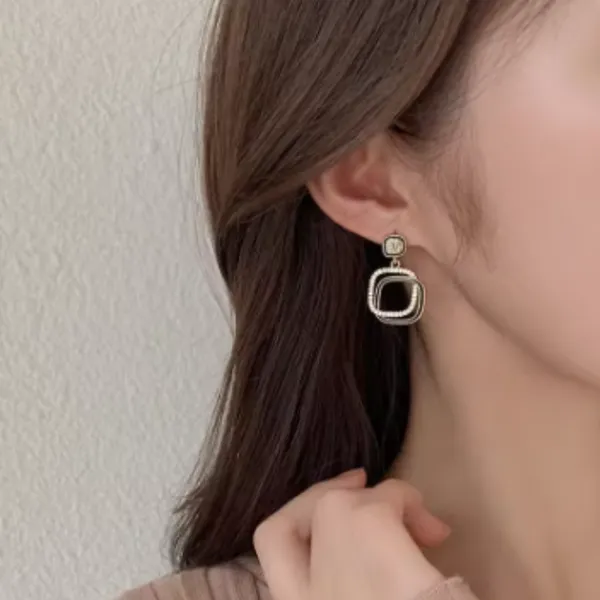 Square_Folded_drop_style_Black_&_Gold_Colour_Korean_Jewellery_Dangler_for_Women_&_Girls,_Stylish_Fashionable_western_Earring