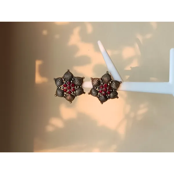 Floral_Design_Oxidised_Stud_Stylish_&_Fashionable_Earing_Studded_With_Red_Stone_For_Women_&_Girls