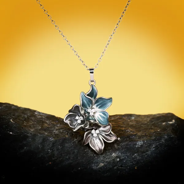 Handmade_Stainless_Steel_Enameled_Floral_Bunch_style_Pendant_Chain_For_Girls_&_Women,_Stylish_Fashinable_Western_Jewellery