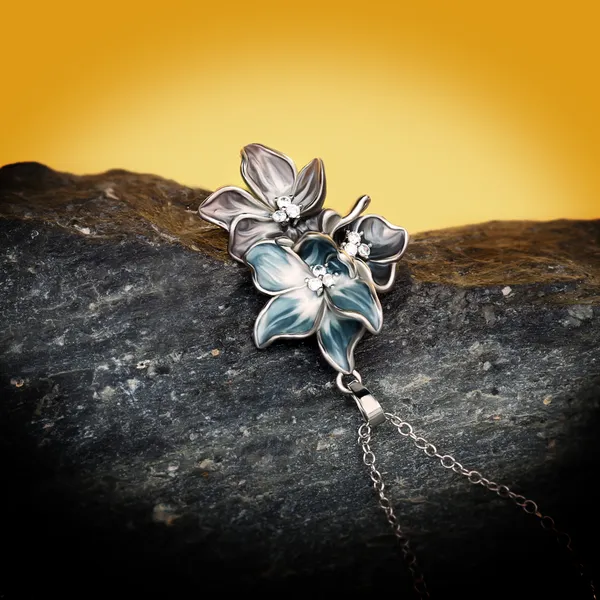 Handmade_Stainless_Steel_Enameled_Floral_Bunch_style_Pendant_Chain_For_Girls_&_Women,_Stylish_Fashinable_Western_Jewellery