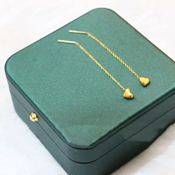 Blackbox_Jewelleries:_Dainty_Gold_Heart_Threader_Earrings_|_Minimalist_Love_Dangles