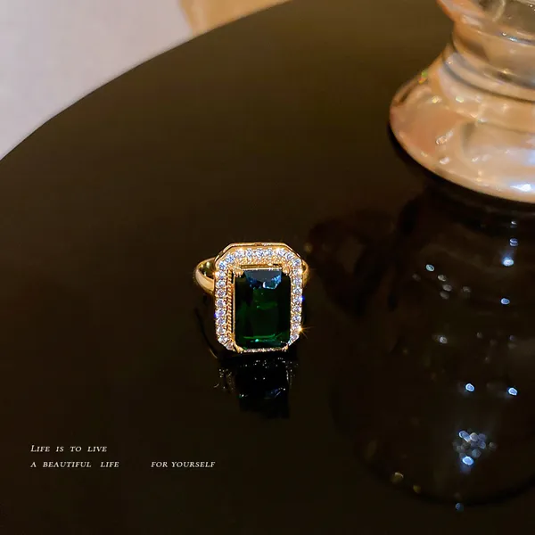 Retro_Green_Emerald_Adjustable_Ring_|_Women_&_Girls_Everyday_Jewelry