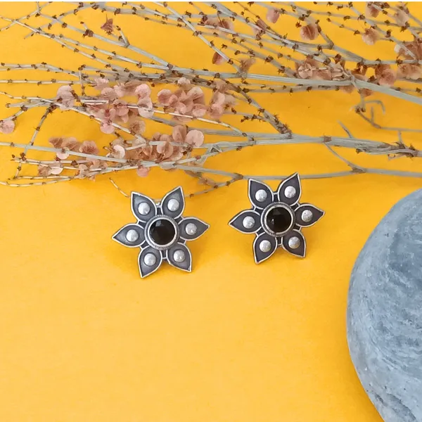 Black_Silver_Look_Alike_Floral_Shape_Oxidized_Stud_Studded_With_Black_Stone_For_Women_&_Girls