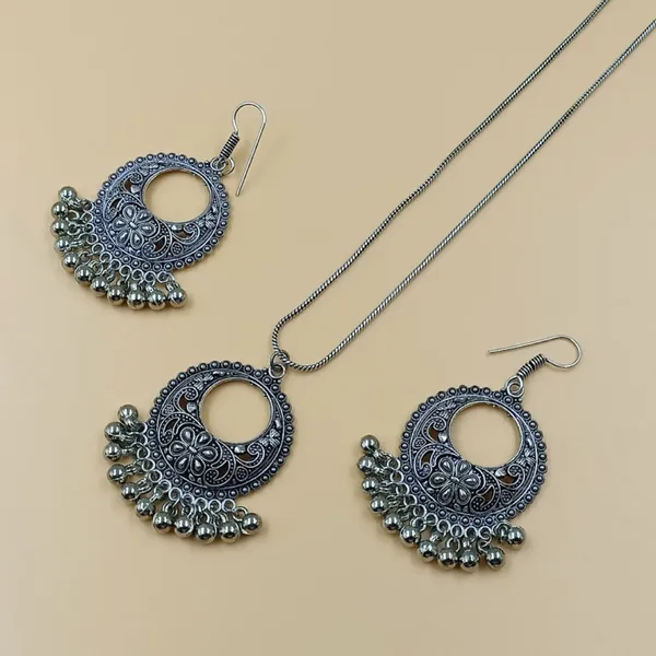 Chandbali_Style_Oxidized_Pendant_Chain_Set_for_Women_&_Girls,_Fashionable_stylish_trendy_traditional_jewellery