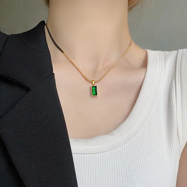 Luxury_Emerald_Zircon_Pendant_Set_–_Anti-Tarnish_Titanium_Steel