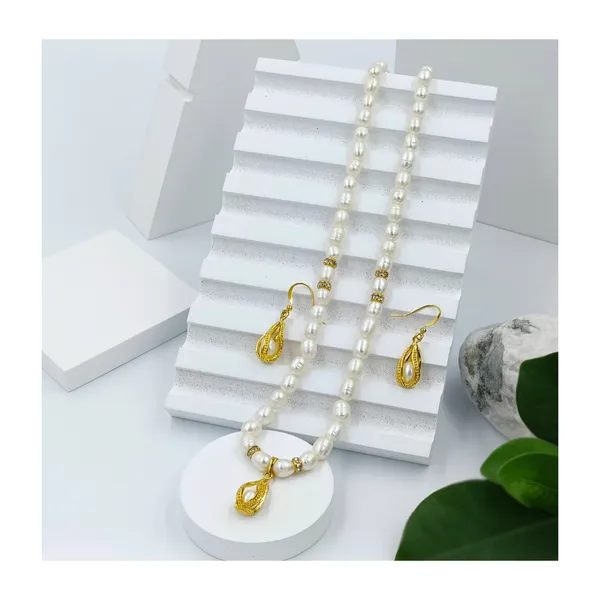 White_&_Gold_Luxurious_Real_Fresh_Water_Pearl_Necklace_Set_With_High_Gold_Pendant_For_Women