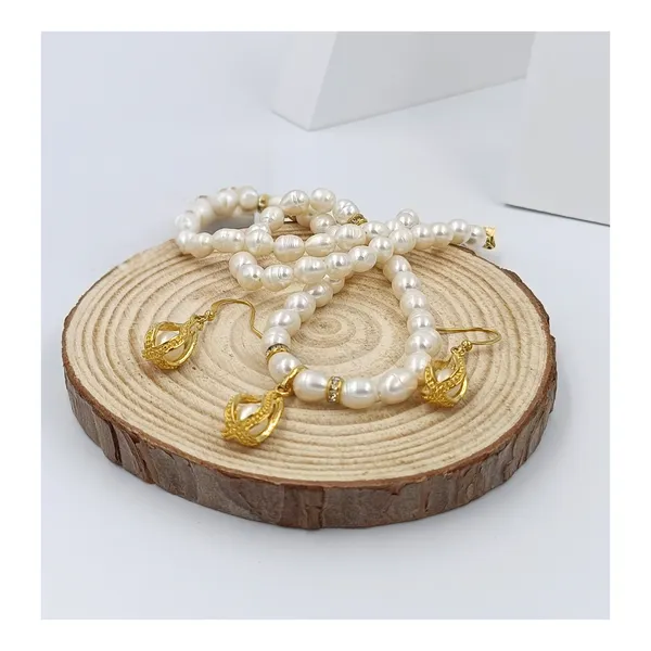 White_&_Gold_Luxurious_Real_Fresh_Water_Pearl_Necklace_Set_With_High_Gold_Pendant_For_Women