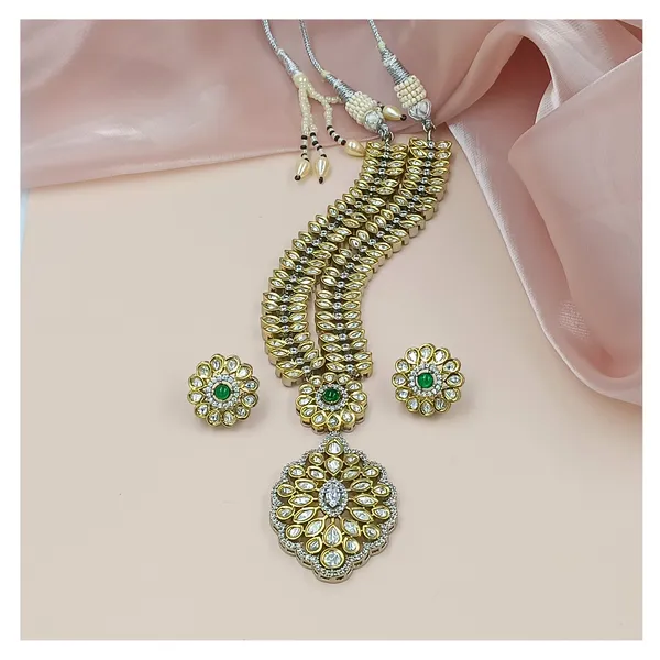 Gergeous_Polki_Kundan_Necklace_Set_with_floral_&_Petals_design_for_Women_&_girls,_Traditiona_Bridal_jewellery
