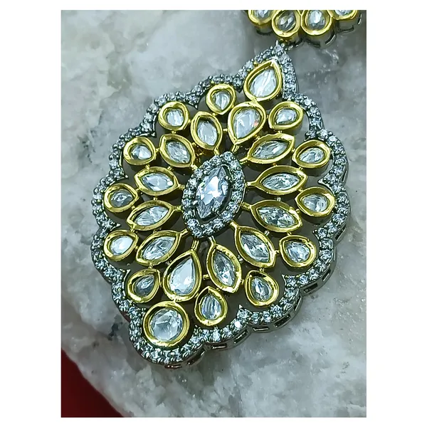 Gergeous_Polki_Kundan_Necklace_Set_with_floral_&_Petals_design_for_Women_&_girls,_Traditiona_Bridal_jewellery