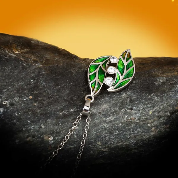 Stainless_Steel_Green_Colour_Enameled_Double_Leaf_Pendant_Chain_For_Women_&_Girl