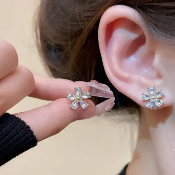 Floral_Design_Stylish_Diamond_resemble_Zirconia_stone_Stud_for_Girls_&_Women,_Stylish_Western_Korean_Jewellery