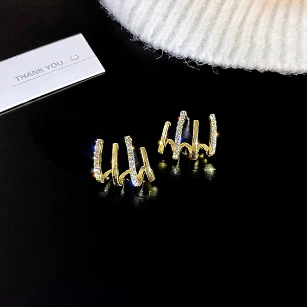 Golden_Claw_Shape_Gold_Plated_Cubic_Zirconia_Ear_Cuff,_Korean_Jewellery_For_Women_&_Girls