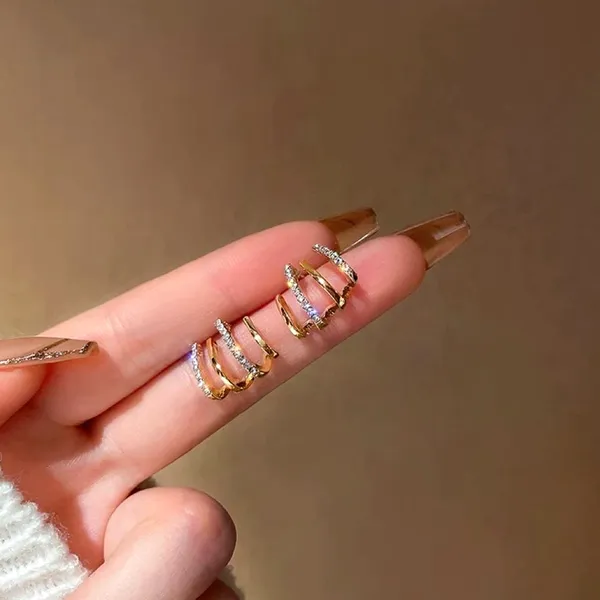 Golden_Claw_Shape_Gold_Plated_Cubic_Zirconia_Ear_Cuff,_Korean_Jewellery_For_Women_&_Girls